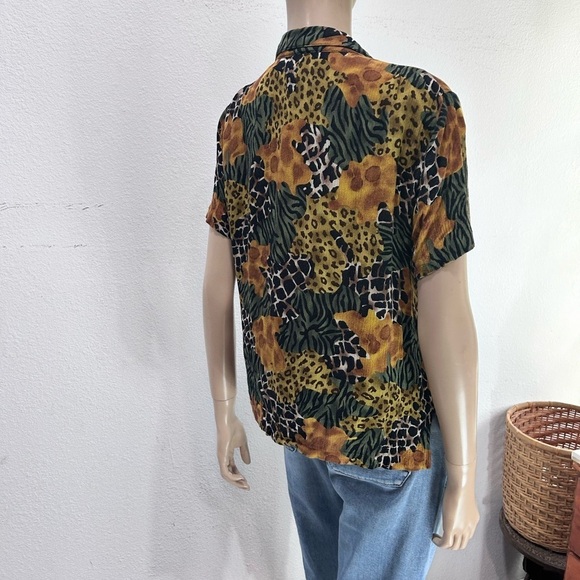 REQUIREMENTS ANIMAL Print blouse - Picture 8 of 14